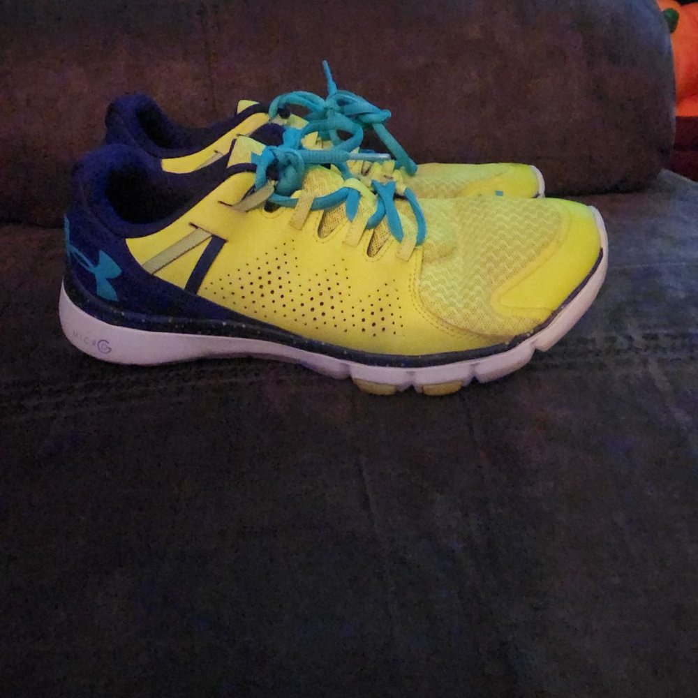 Ladies Nike Tennis Shoes